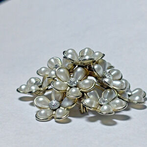 Vintage CORO Pearl & Rhinestone Flower Cluster Brooch, Goldstone, signed 2"